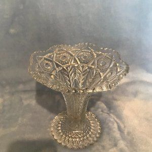 Antique Cambridge glass vase with feather line/ inverted feather design